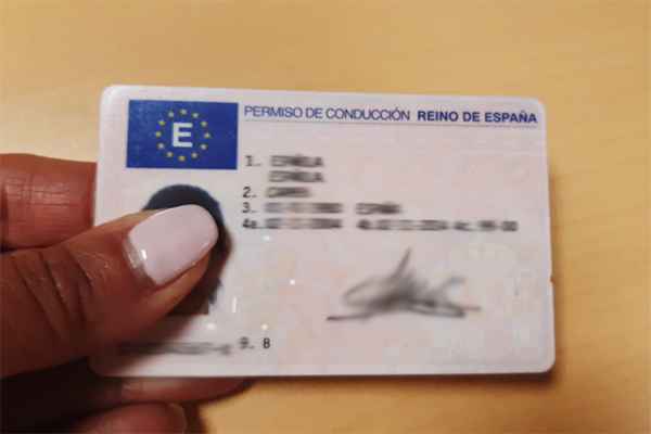 Trámites de Tráfico en Figueres: Transferencias, Carnets y Más