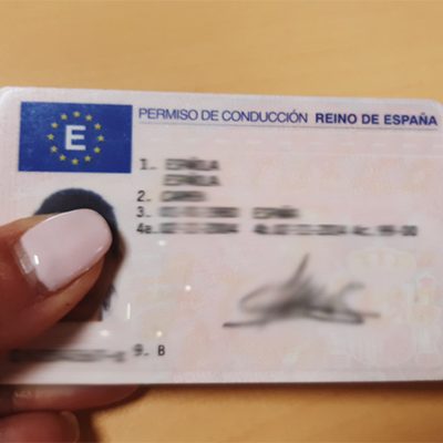 Trámites de Tráfico en Figueres: Transferencias, Carnets y Más